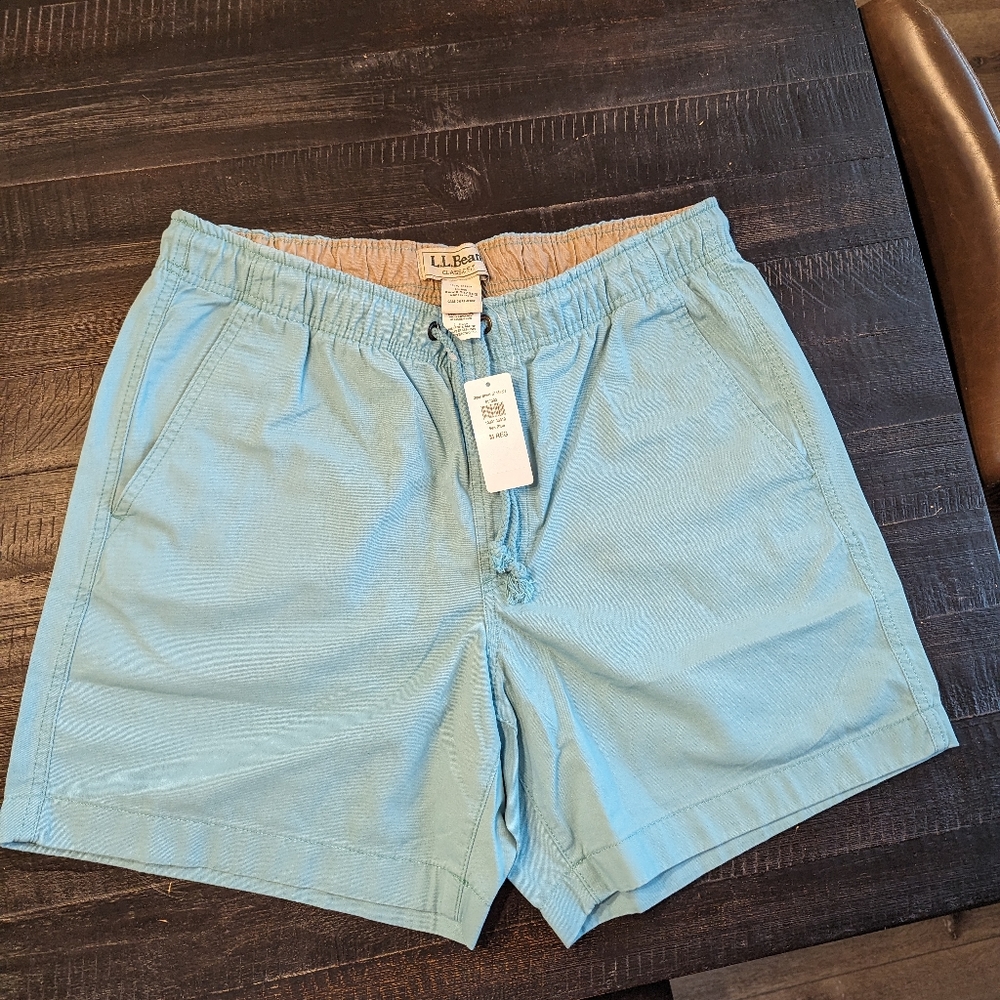 Men's NWT L.L. Bean Shorts Size Medium